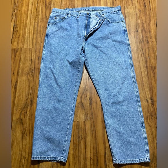 Wrangler Men’s Rugged Wear 5 Pocket Cotton Straight Leg Jeans Size 44 X 30 - Picture 12 of 15